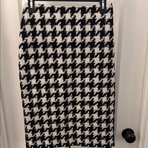 HUGO Black and White Houndstooth Pencil Skirt